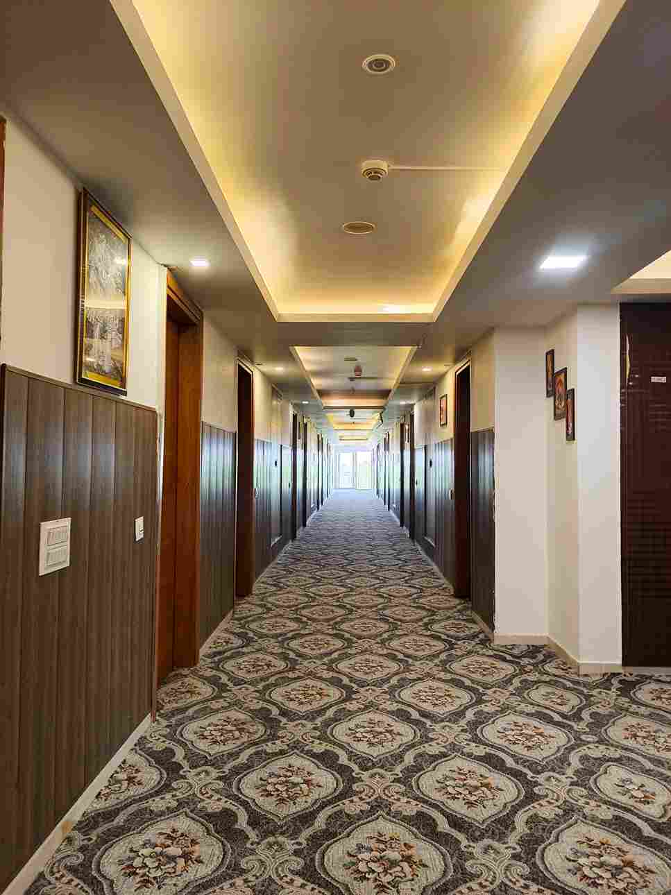 Hotel & Resorts Hotel & Resorts